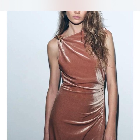 Elegant Pink Draped Dress Size S - Picture 2 of 10